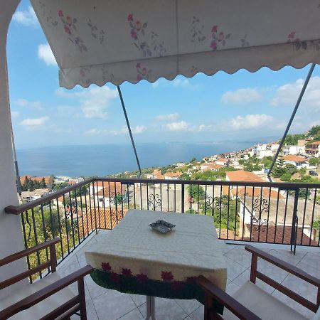 George'S Apartment Loutraki  المظهر الخارجي الصورة