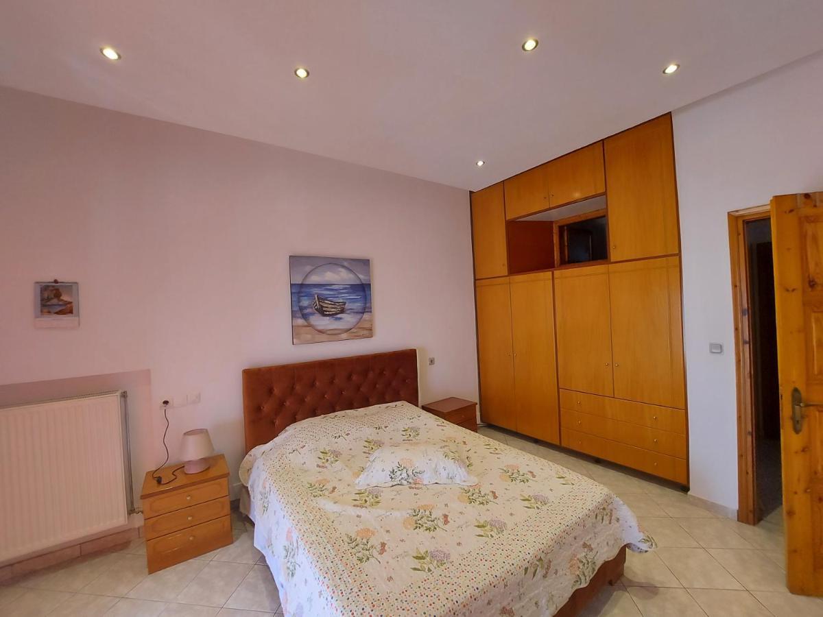 George'S Apartment Loutraki  المظهر الخارجي الصورة